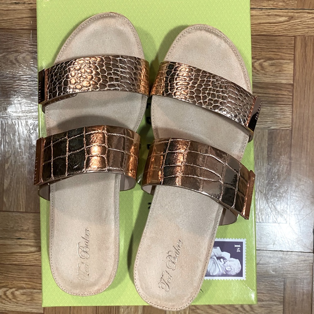 ❌SOLD❌ Ted Baker Reisling Slide Sandals - Rose Gold / Pink